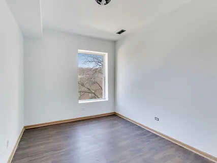 $240,000 | 5000 South Champlain Avenue, Unit 3, Chicago, IL 60615