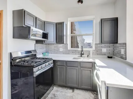 $240,000 | 5000 South Champlain Avenue, Unit 3, Chicago, IL 60615