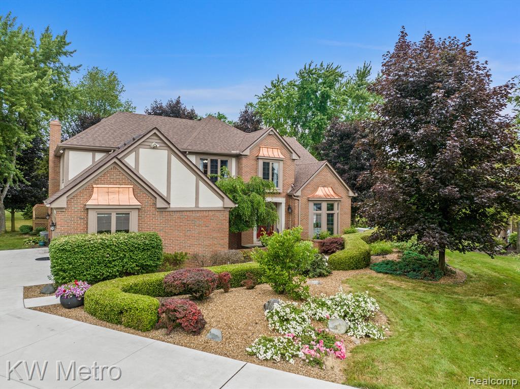 1372 Sherborn Court Rochester Hills, MI 48306 - Photo 34 of 48
