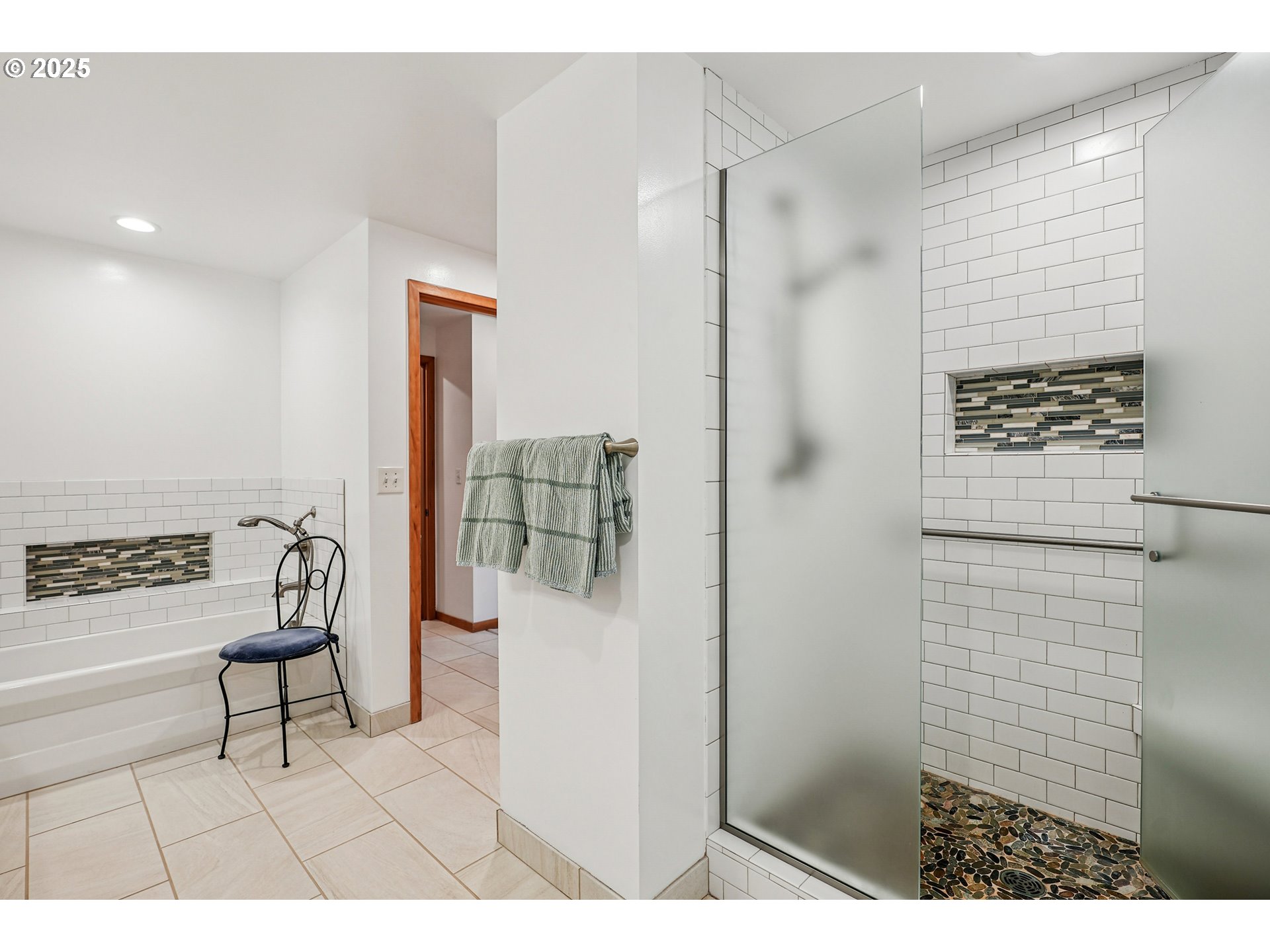 1030 Northwest Johnson Street, Unit 224 Portland, OR 97209 - Photo 23 of 36