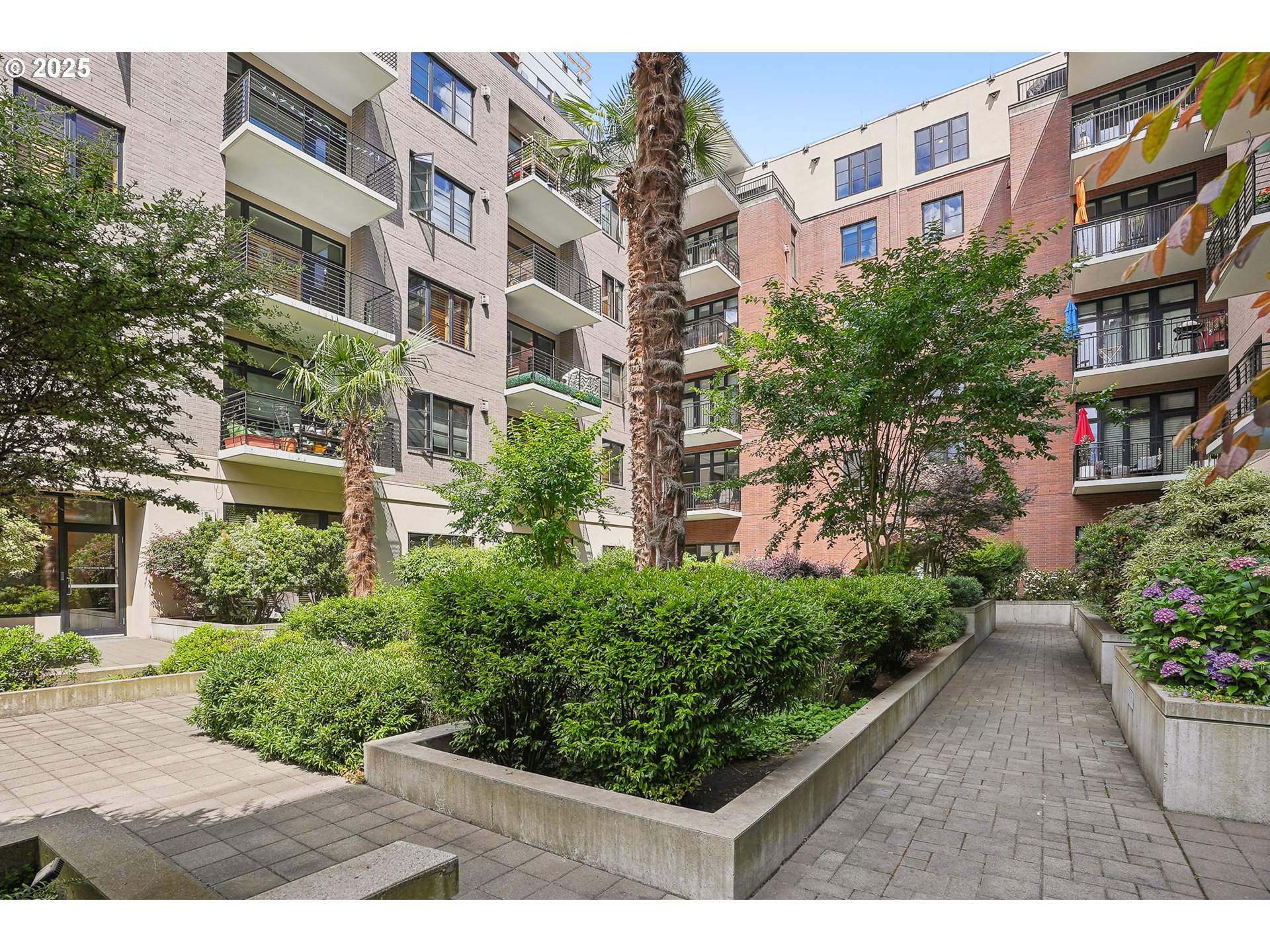 1030 Northwest Johnson Street, Unit 224 Portland, OR 97209 - Photo 33 of 36 a view of a building