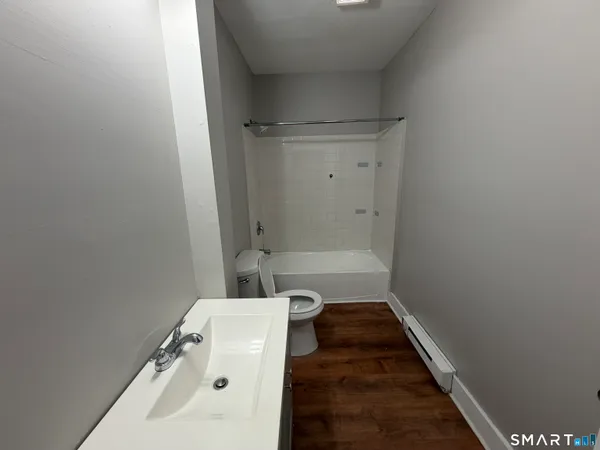 $1,900 | 143 Congress Avenue, Unit 2, Waterbury, CT 06708