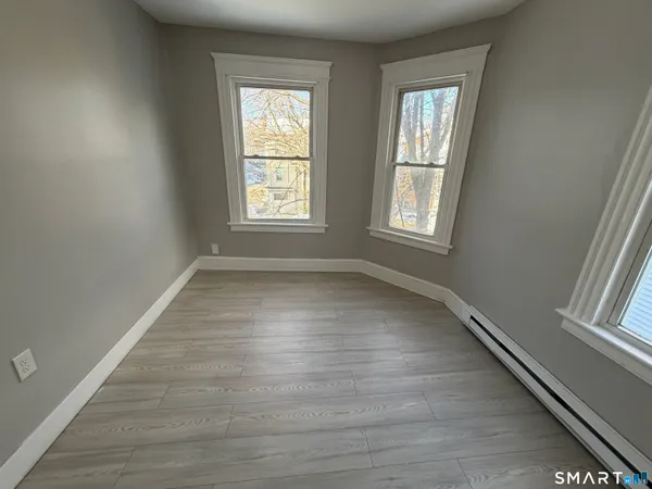 $1,900 | 143 Congress Avenue, Unit 2, Waterbury, CT 06708