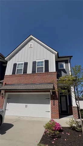 a view of a back yard of the house