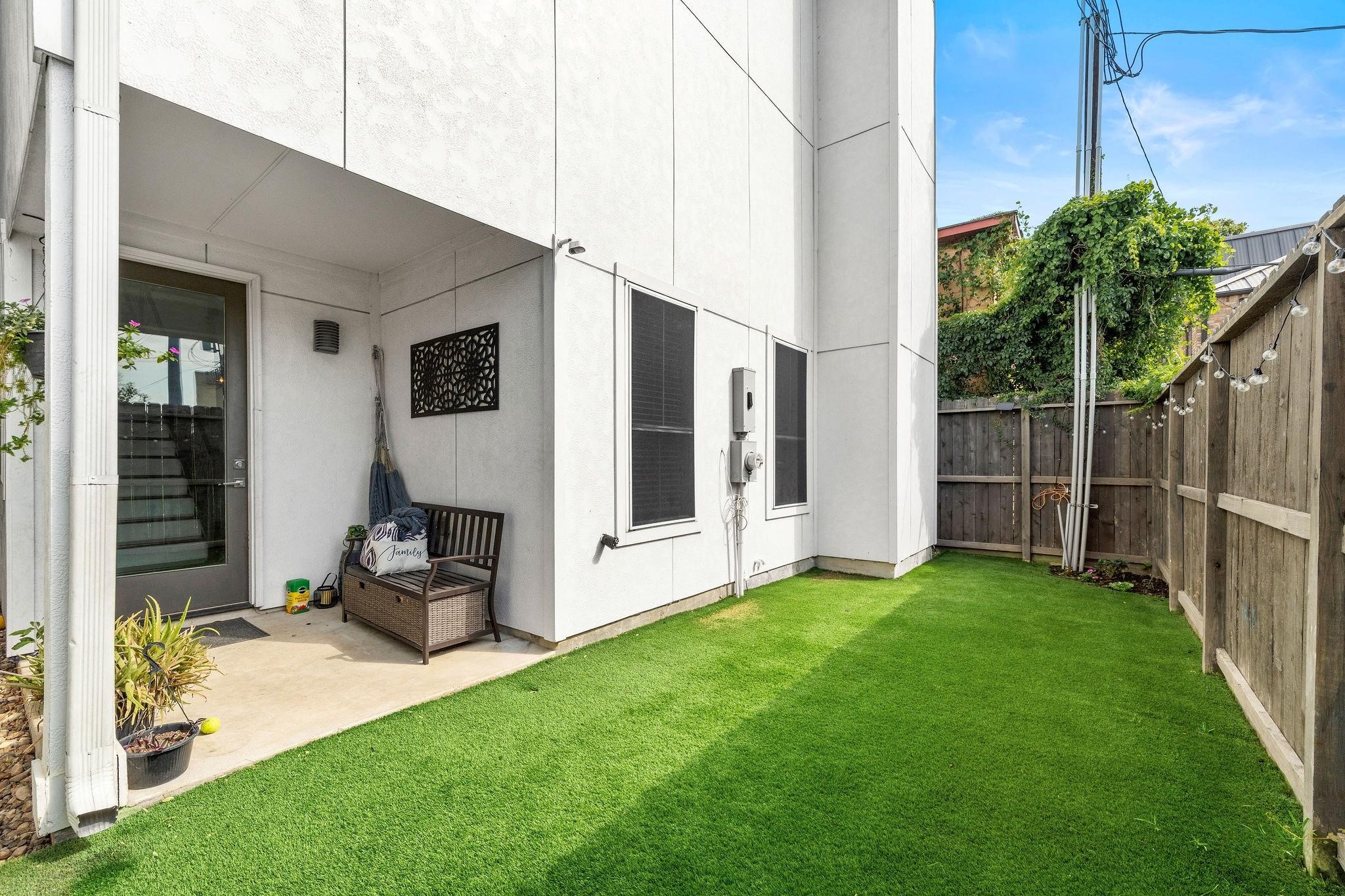4621 Chartres Street Houston, TX 77004 - Photo 3 of 20