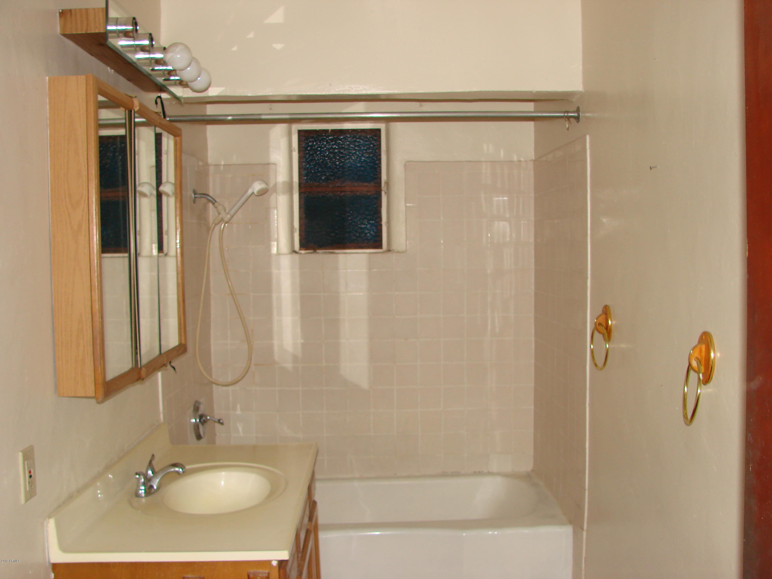 105 East Carter Road Phoenix, AZ 85042 - Photo 7 of 17 DSC02515