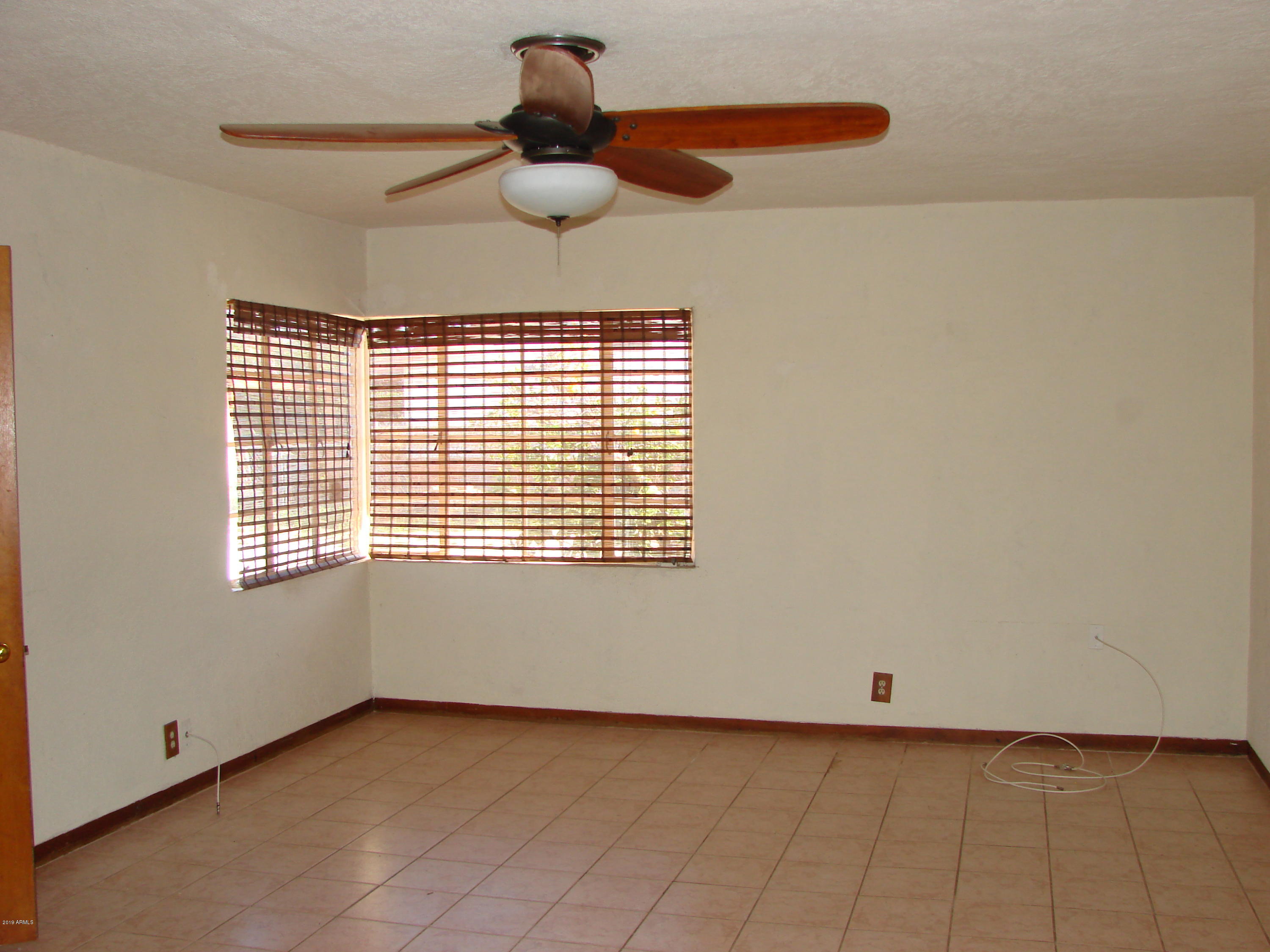 105 East Carter Road Phoenix, AZ 85042 - Photo 9 of 17 DSC02509