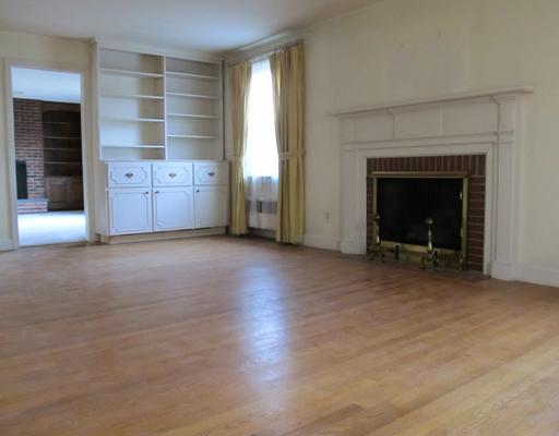 41 Bent Road East Providence, RI 02916 - Photo 2 of 12 Living Room.