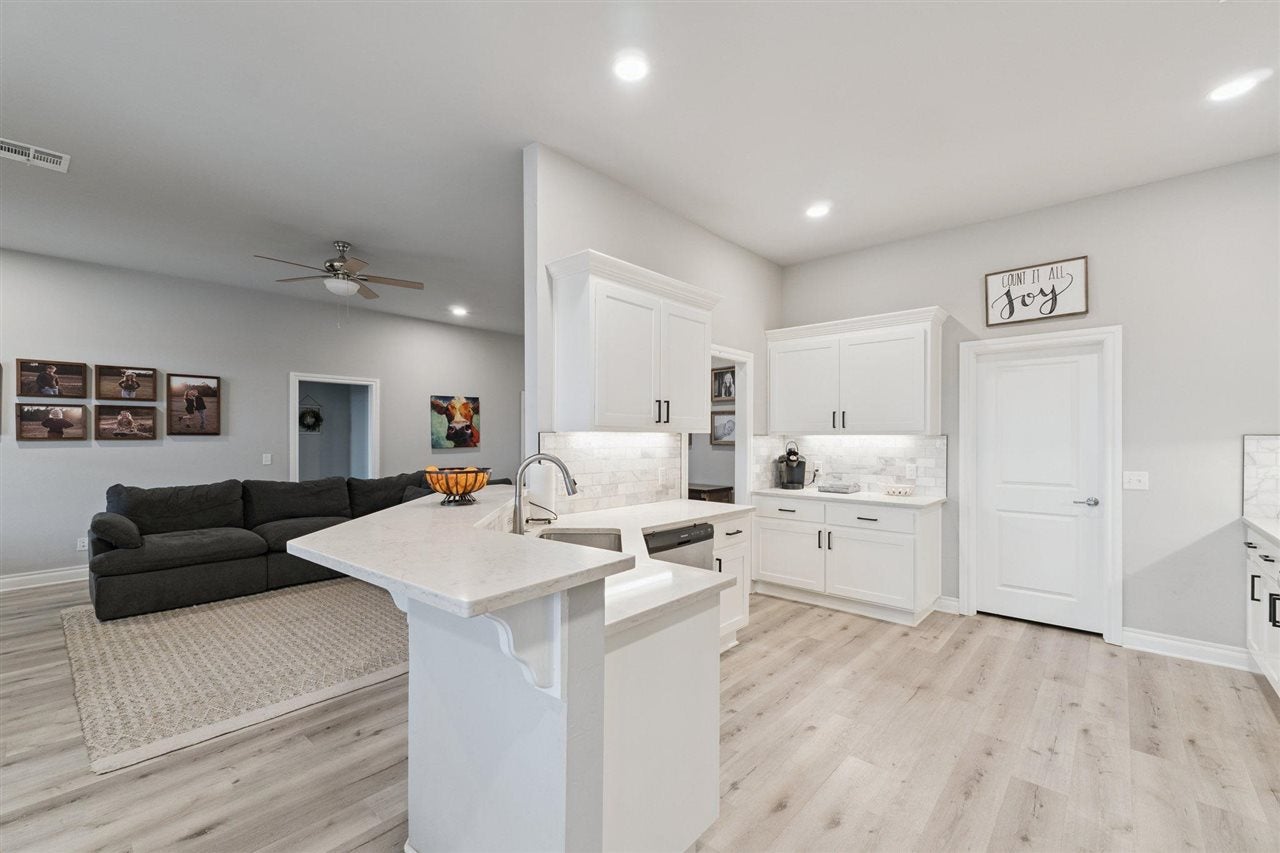 4640 Ranchero Drive Edmond, OK 73025 - Photo 9 of 43 Gallery Image 9