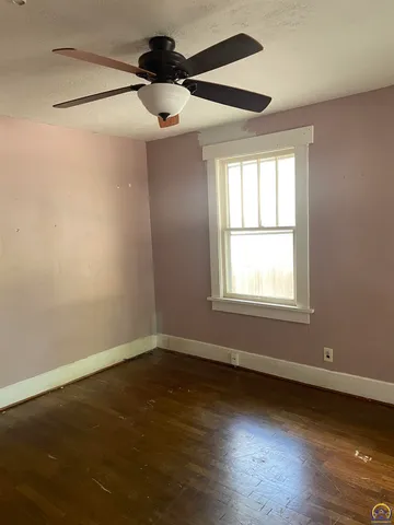 $109,900 | 312 Southwest Elmwood Avenue, Topeka, KS 66606