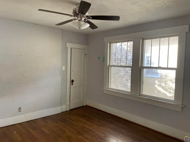 $109,900 | 312 Southwest Elmwood Avenue, Topeka, KS 66606
