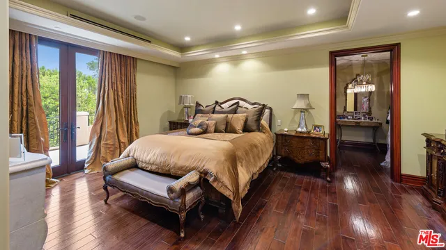 $12,449,000 | 2108 Stratford Circle, Los Angeles, CA 90077