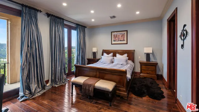 $12,449,000 | 2108 Stratford Circle, Los Angeles, CA 90077