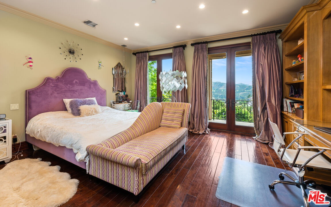 2108 Stratford Circle Los Angeles, CA 90077 - Photo 19 of 29