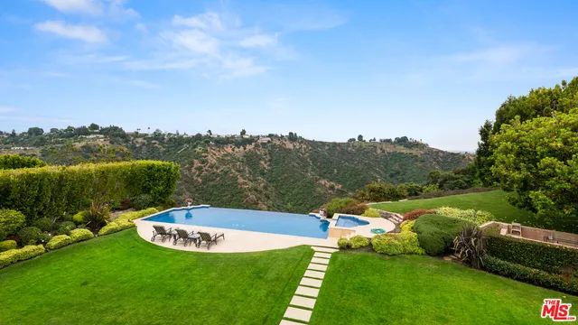$12,449,000 | 2108 Stratford Circle, Los Angeles, CA 90077