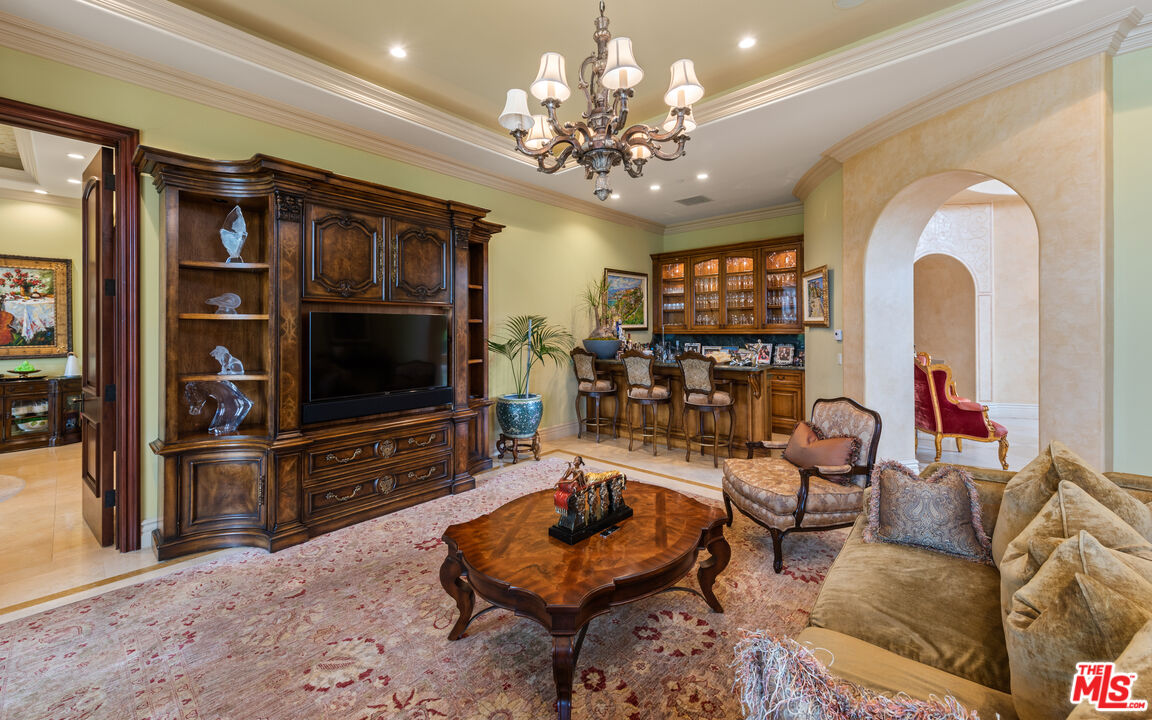 2108 Stratford Circle Los Angeles, CA 90077 - Photo 5 of 29