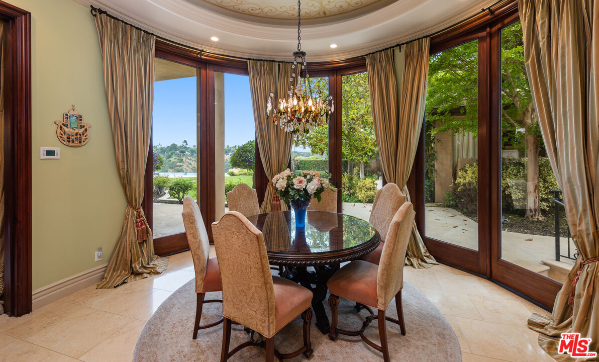 2108 Stratford Circle Los Angeles, CA 90077 - Photo 8 of 29