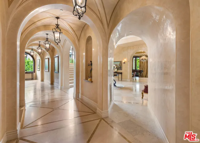 $12,449,000 | 2108 Stratford Circle, Los Angeles, CA 90077