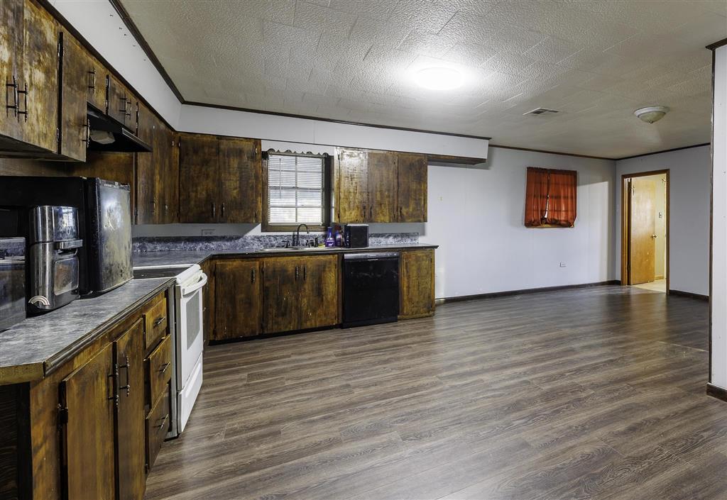 19546 Highway 102 Jennings, LA 70546 - Photo 11 of 23