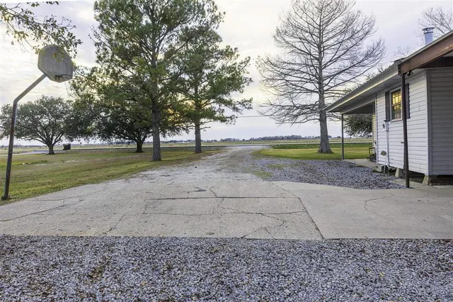 $199,900 | 19546 Highway 102, Jennings, LA 70546