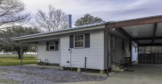 $199,900 | 19546 Highway 102, Jennings, LA 70546