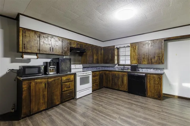 $199,900 | 19546 Highway 102, Jennings, LA 70546