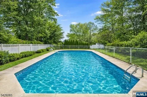 $849,000 | 40 Catherine Court, Cedar Grove, NJ 07009