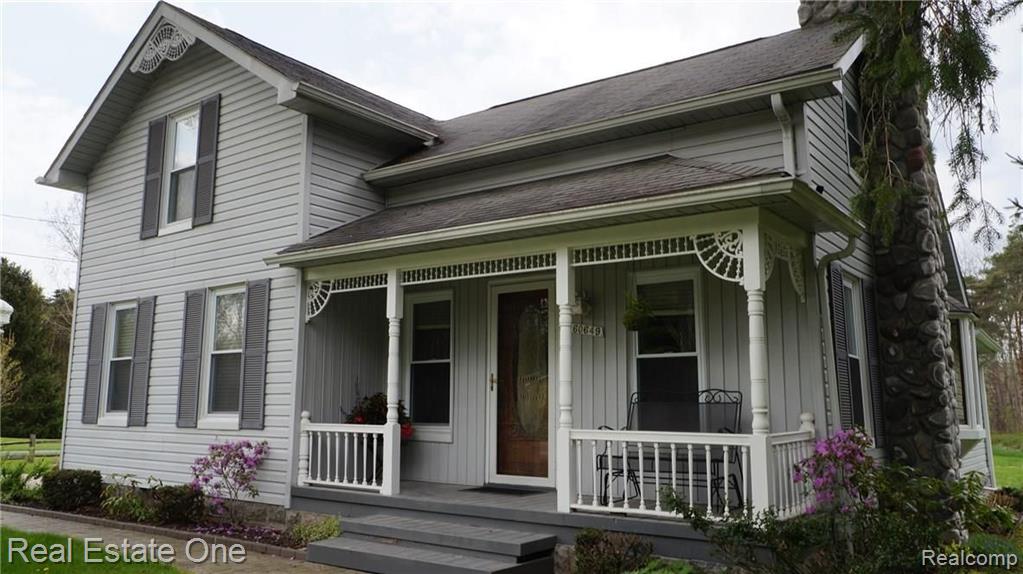 60649 Mt Vernon Road Rochester, MI 48306 - Photo 1 of 31