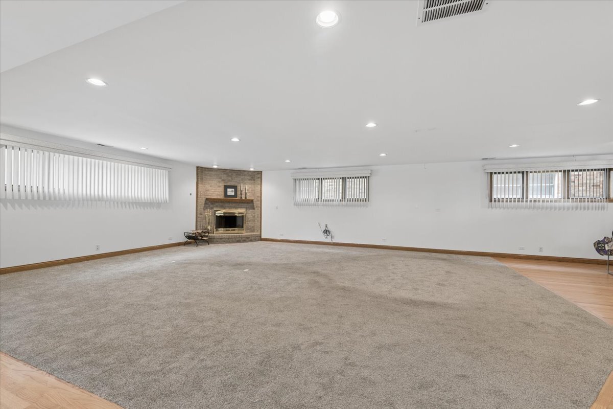 7645 West Rascher Avenue Chicago, IL 60656 - Photo 23 of 38 Gallery Image 23