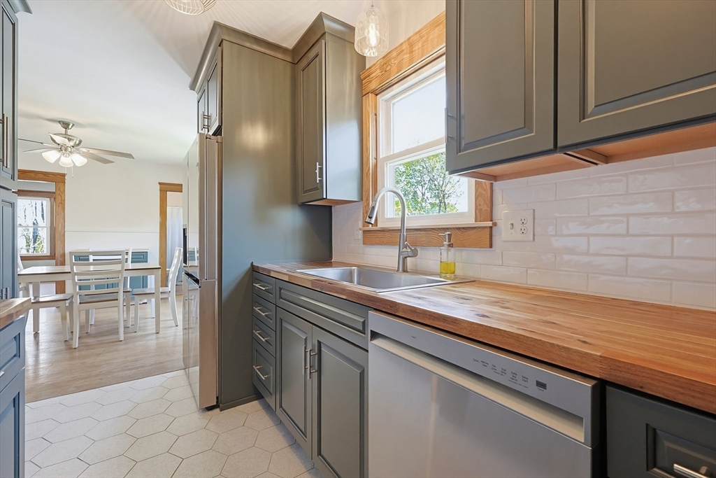 30 Linwood Street Webster, MA 01570 - Photo 30 of 40