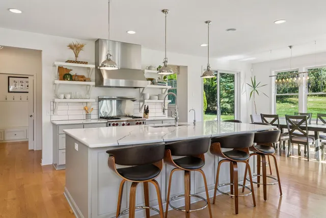 $849,900 | 1631 Deephaven Drive, Woodbury, MN 55129