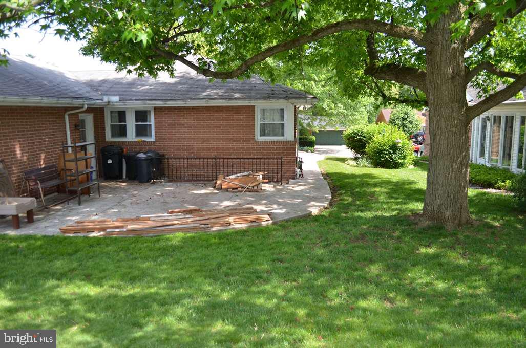 795 Woodberry Road York, PA 17403 - Photo 28 of 29 Gallery Image 28