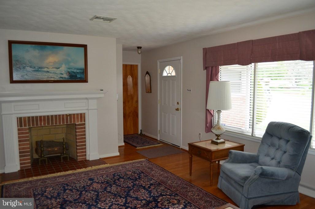 795 Woodberry Road York, PA 17403 - Photo 7 of 29 Gallery Image 7