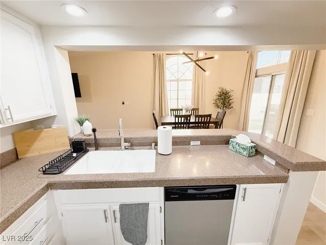 $2,950 | 2865 Destino Lane, Henderson, NV 89074