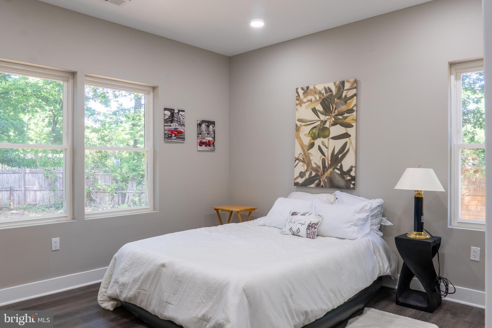 9208 Lanham Severn Road Lanham, MD 20706 - Photo 4 of 24