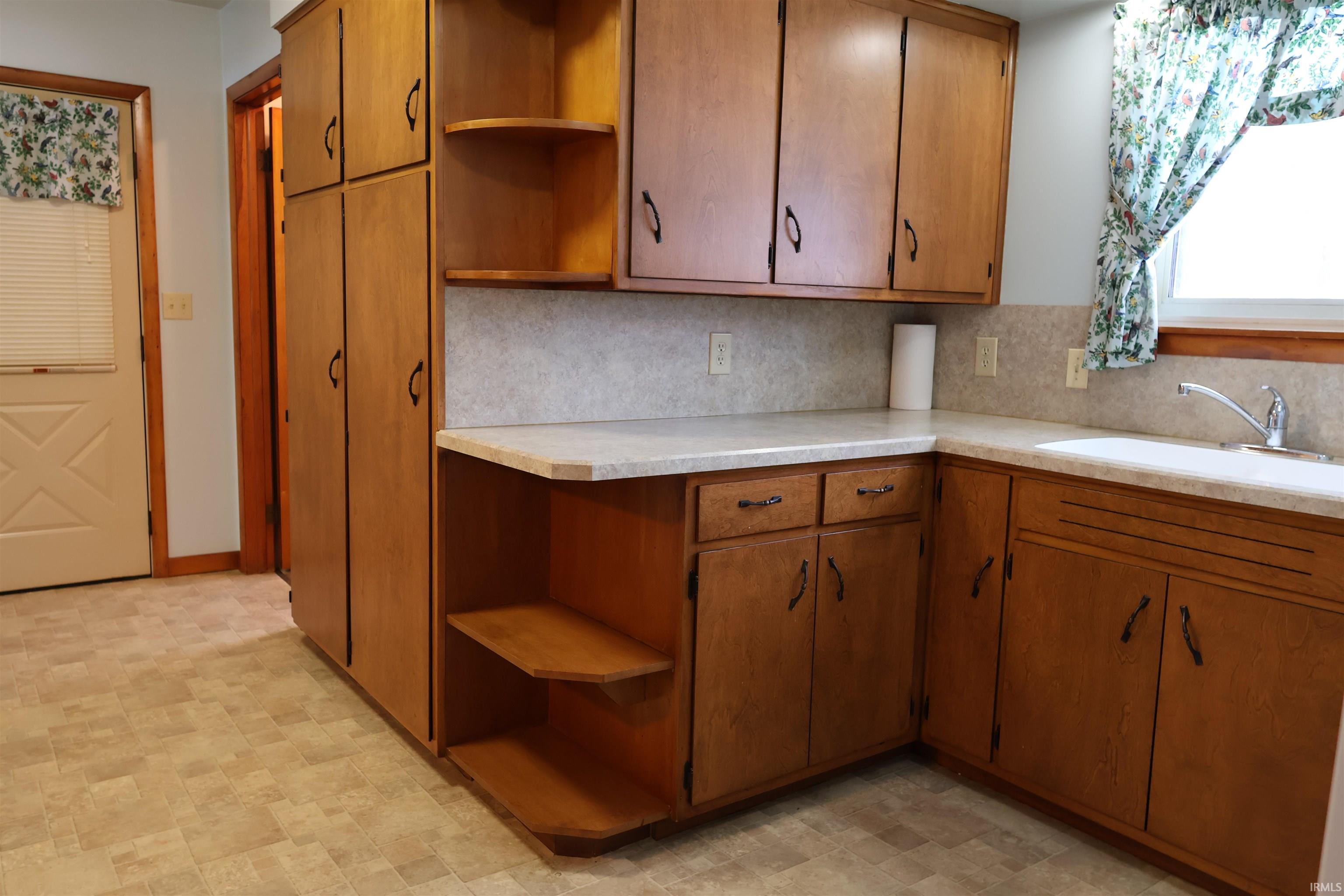 717 Walnut Street Shoals, IN 47581 - Photo 9 of 36