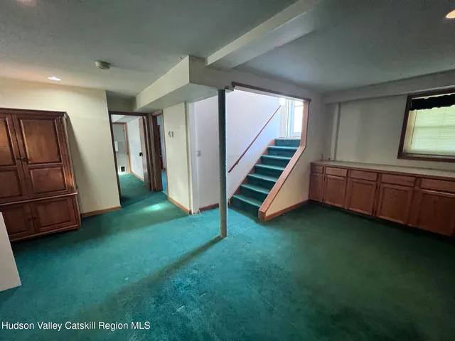 $334,000 | 6 Molly White Drive, Coxsackie, NY 12051