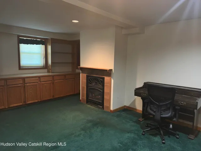 $334,000 | 6 Molly White Drive, Coxsackie, NY 12051