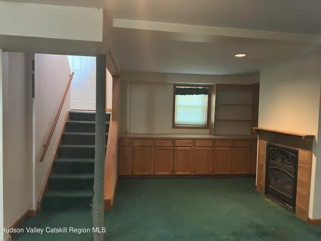 $334,000 | 6 Molly White Drive, Coxsackie, NY 12051