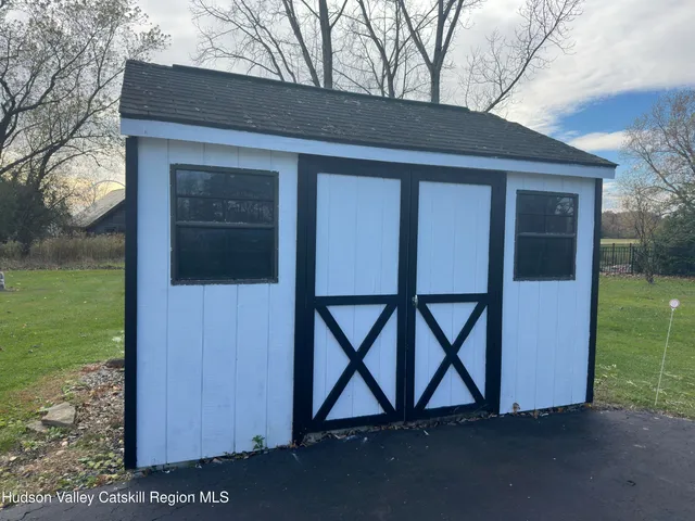 $334,000 | 6 Molly White Drive, Coxsackie, NY 12051