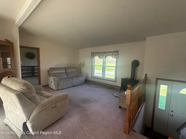 $334,000 | 6 Molly White Drive, Coxsackie, NY 12051