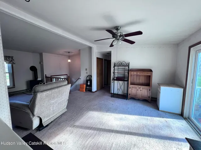 $334,000 | 6 Molly White Drive, Coxsackie, NY 12051