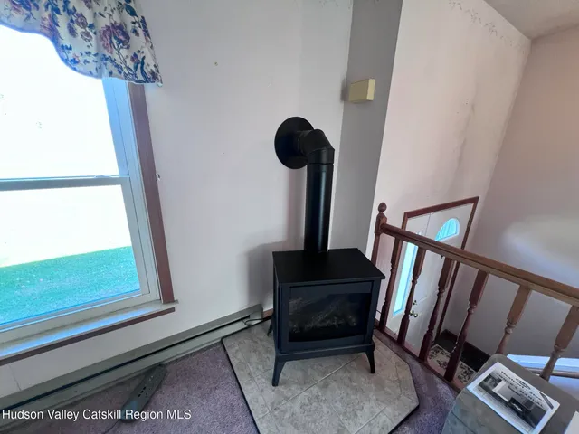 $334,000 | 6 Molly White Drive, Coxsackie, NY 12051