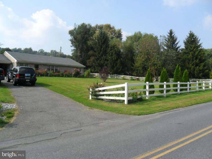 226 Swamp Road Morgantown, PA 19543 - Photo 4 of 15 Gallery Image 4