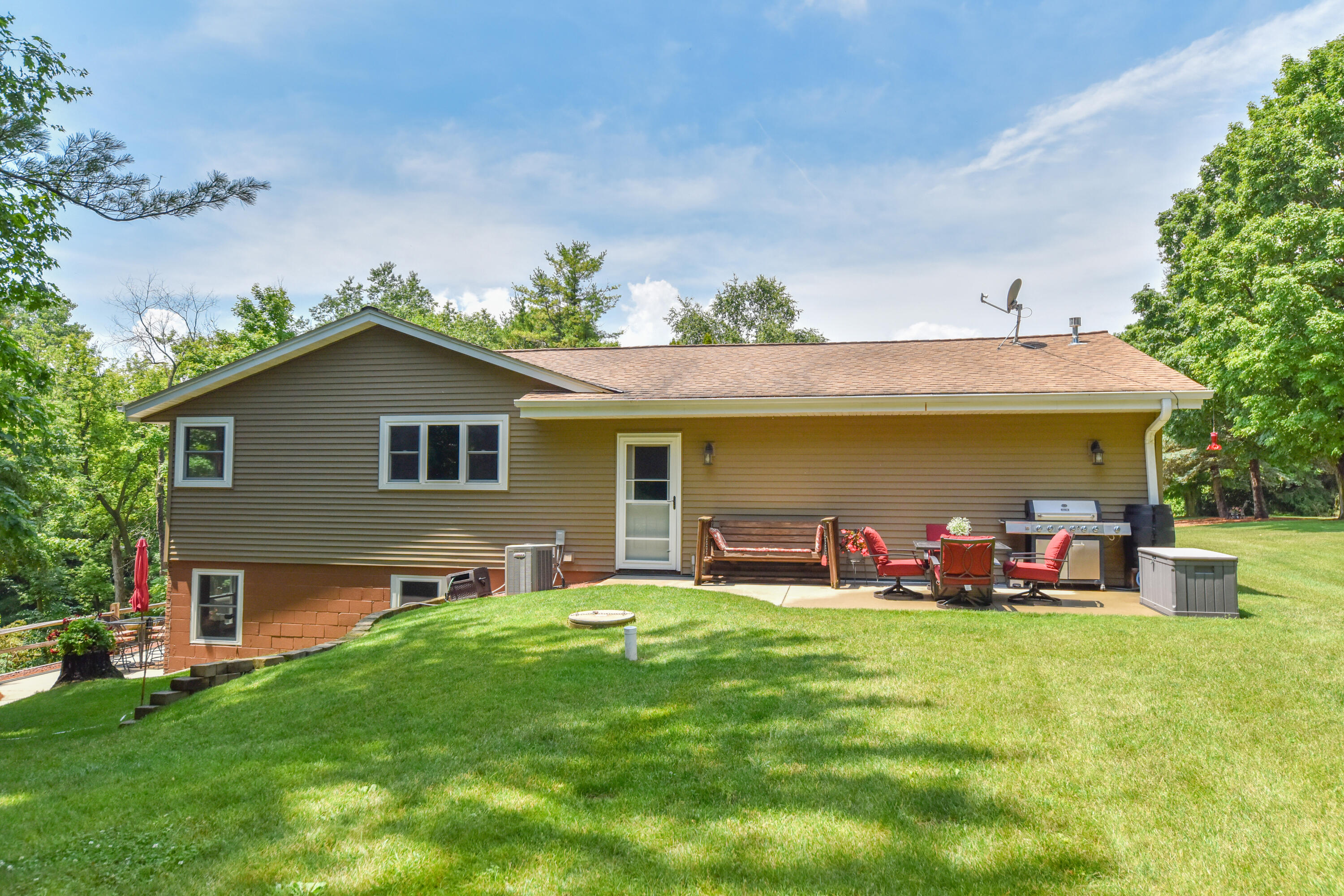N3222 Jefferson Road Rubicon, WI 53078 - Photo 27 of 41 Patio