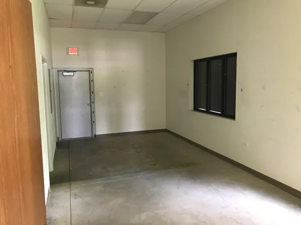 $1,500 | 12033 Antioch Road, Unit G, Trevor, WI 53179