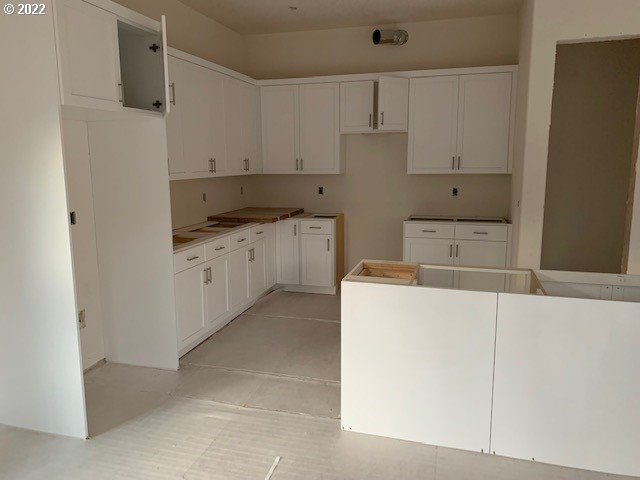 15370 Northwest Ridgeline Street Portland, OR 97229 - Photo 3 of 29 Gallery Image 3
