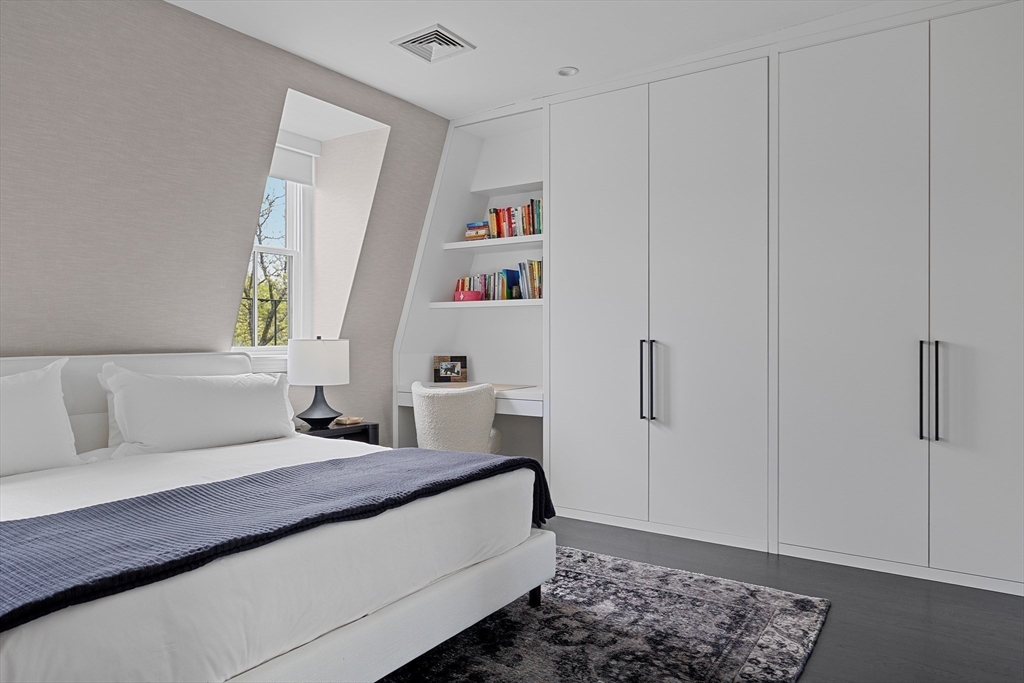 8 Rutland Square, Unit 2 Boston, MA 02118 - Photo 28 of 30 a bedroom with a bed and a window