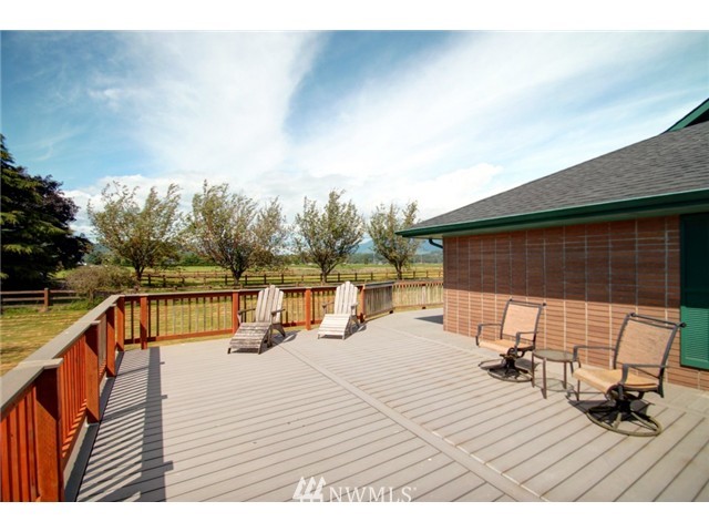 9774 Collins Road Sedro-Woolley, WA 98284 - Photo 3 of 24 Gallery Image 3