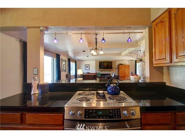9774 Collins Road Sedro-Woolley, WA 98284 - Photo 10 of 24 Gallery Image 10